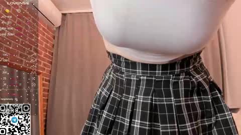 Snapshot of tyty_pupu chatting on February 24, 5:31 pm Christine 3 Next broadcast tomorrow at 2100 GMT 5 online show from February 24, 5:31 pm