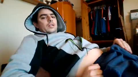 uglyyounlad online show from January 3, 2:51 pm