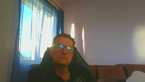 ulmeni7 online show from October 15, 2:51 pm
