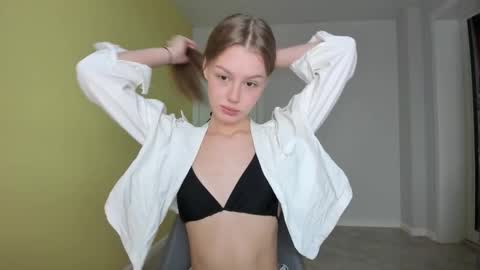 Melena online show from September 15, 1:29 am