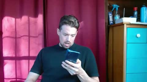 Andrew online show from November 17, 8:44 pm