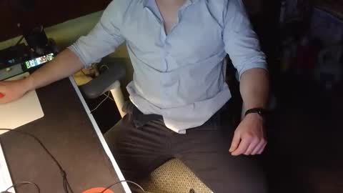 Under the desk online show from February 17, 10:42 pm