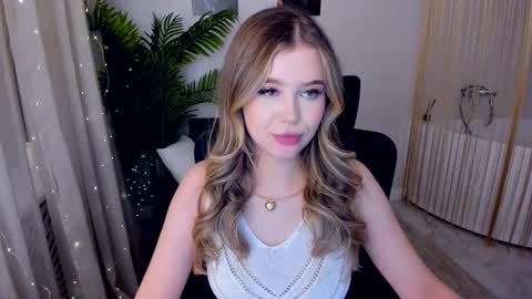 Snapshot of unforgettablalice chatting on March 8, 2:34 am Alice online show from March 8, 2:34 am