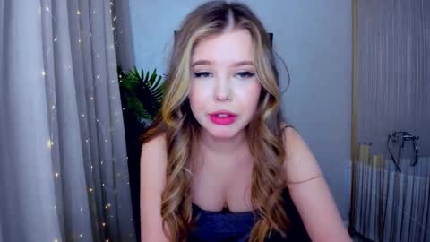 Snapshot of unforgettablalice chatting on March 10, 10:55 pm Alice online show from March 10, 10:55 pm