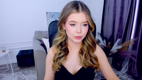 Snapshot of unforgettablalice chatting on January 30, 11:44 am Alice online show from January 30, 11:44 am