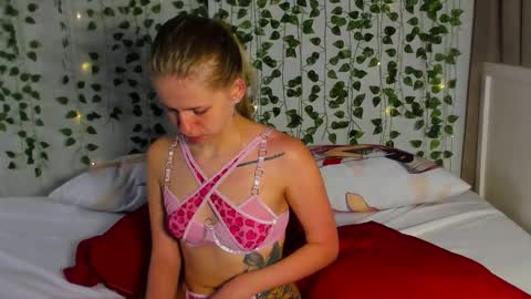 Im online every day 1700 GMT-4 online show from November 26, 10:50 pm