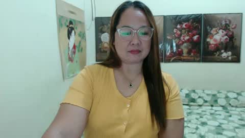 Snapshot of unforgettable_roxy chatting on March 3, 2:17 pm Roxanne online show from March 3, 2:17 pm
