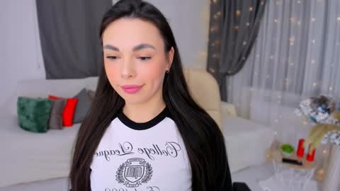 Patricia online show from February 3, 8:03 pm