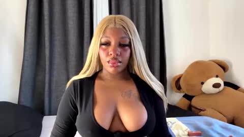 Unholybaddie online show from December 21, 9:05 am