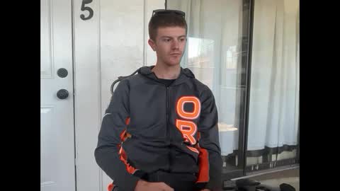 Stepbro online show from March 3, 5:52 pm