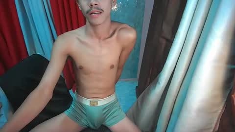 ur_boy_bryan online show from April 14, 7:17 pm