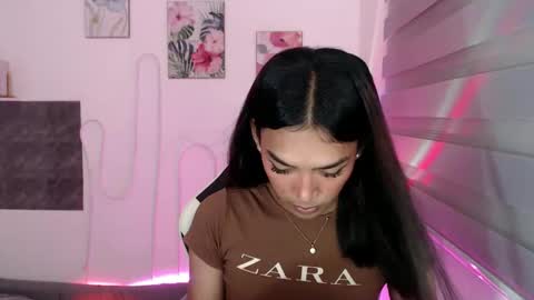 Snapshot of ur_dazzlingmorenaxx chatting on September 24, 1:51 pm ur_dazzlingmorenaxx online show from September 24, 1:51 pm