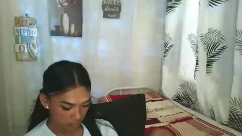 ur_dazzlingmorenaxx online show from March 19, 5:57 am