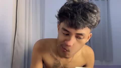 ur_fuckerbttm online show from November 30, 10:33 am