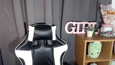 ur_goddess_marimar online show from March 4, 2:21 pm