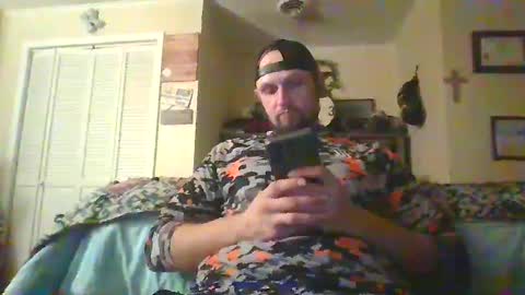 ur_zaddy4now online show from February 13, 5:26 am