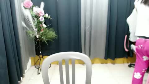 urasiancumgirl_ online show from June 10, 7:07 am