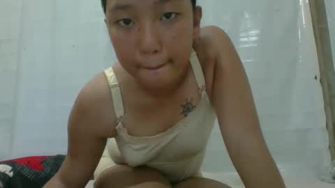 urasiangurl18 online show from March 12, 2:26 am