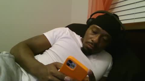 UrbanDicc online show from February 14, 5:09 am