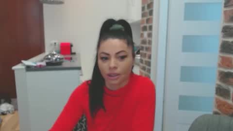 Snapshot of urchocolatexxx chatting on January 23, 9:50 am urchocolatexxx online show from January 23, 9:50 am
