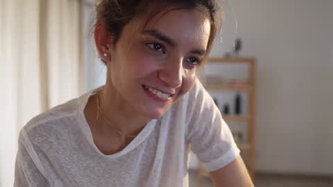 Linda Restrepo online show from December 13, 8:47 pm