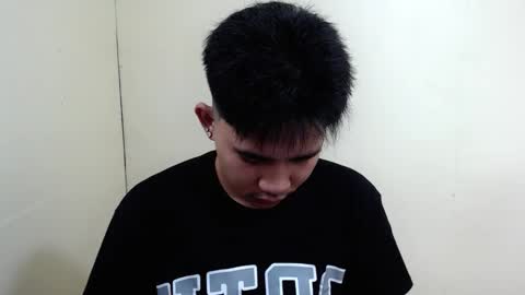 Snapshot of urcutie_asianboy chatting on September 21, 5:55 am KEN online show from September 21, 5:55 am