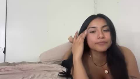 urfavcouple_ online show from February 6, 6:39 am