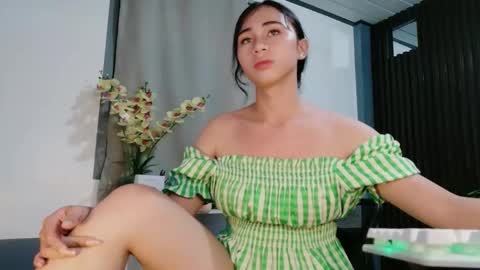 urfave_bbgirl online show from January 14, 12:24 pm