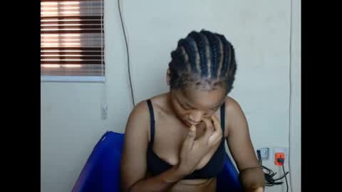 Snapshot of urflirtydoll chatting on February 10, 10:20 am urflirtydoll online show from February 10, 10:20 am