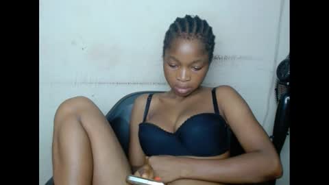 Snapshot of urflirtydoll chatting on February 25, 5:19 am urflirtydoll online show from February 25, 5:19 am
