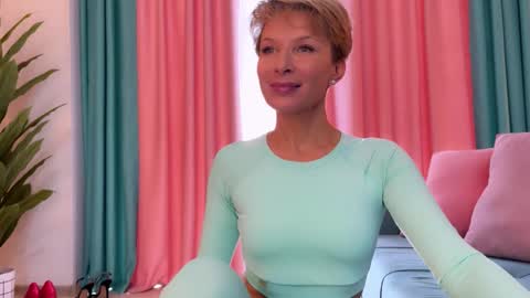 Jenny online show from October 18, 12:09 pm