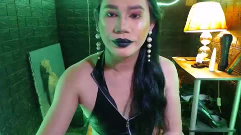 queen norelle online show from October 22, 6:27 am