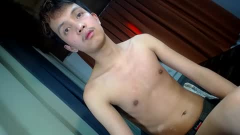 urhot_johny online show from June 22, 7:49 am