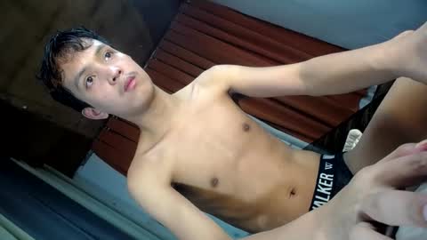 urhot_johny online show from June 17, 6:29 am
