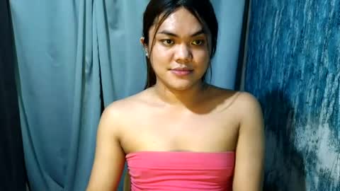 urhottie_bella online show from July 25, 4:27 pm