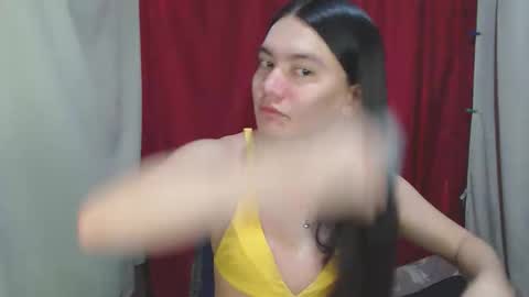 Snapshot of urhottiest_katey chatting on September 22, 6:17 am Katey online show from September 22, 6:17 am