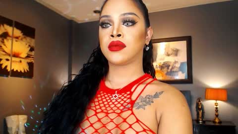 UrMajestyTyra online show from December 15, 2:40 am