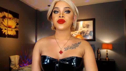 UrMajestyTyra online show from February 3, 1:35 am