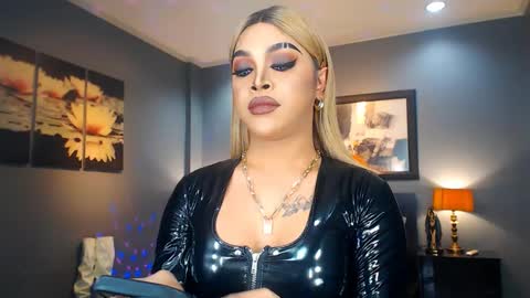 UrMajestyTyra online show from March 9, 11:56 pm