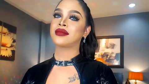 UrMajestyTyra online show from February 27, 11:15 pm