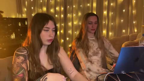 urmissalice online show from December 2, 5:00 pm