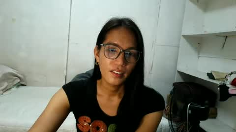 queen julia not into CHEAPGUY online show from June 19, 12:44 pm