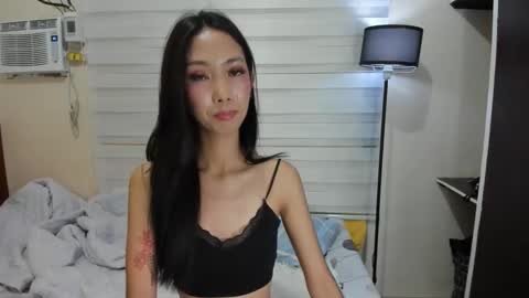 Snapshot of urslutgwen69 chatting on March 3, 5:52 pm urslutgwen69 online show from March 3, 5:52 pm