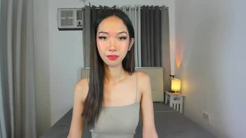 Snapshot of urslutgwen69 chatting on December 2, 9:41 am urslutgwen69 online show from December 2, 9:41 am