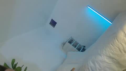 KIM online show from March 1, 1:54 am