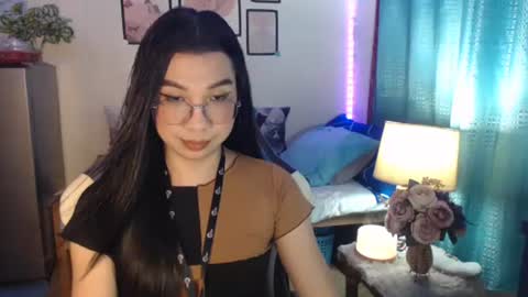 Ashley Kate Mateo Gray online show from December 5, 11:23 am