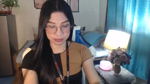 Ashley Kate Mateo Gray online show from February 24, 11:43 am
