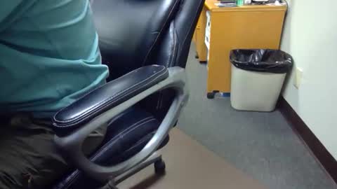 useemie online show from April 7, 10:56 pm