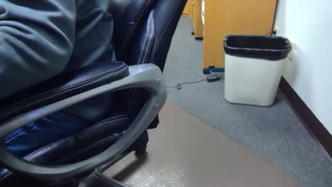 useemie online show from January 30, 11:45 pm