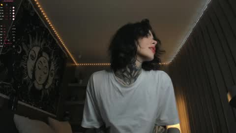 Eva online show from April 2, 11:33 pm